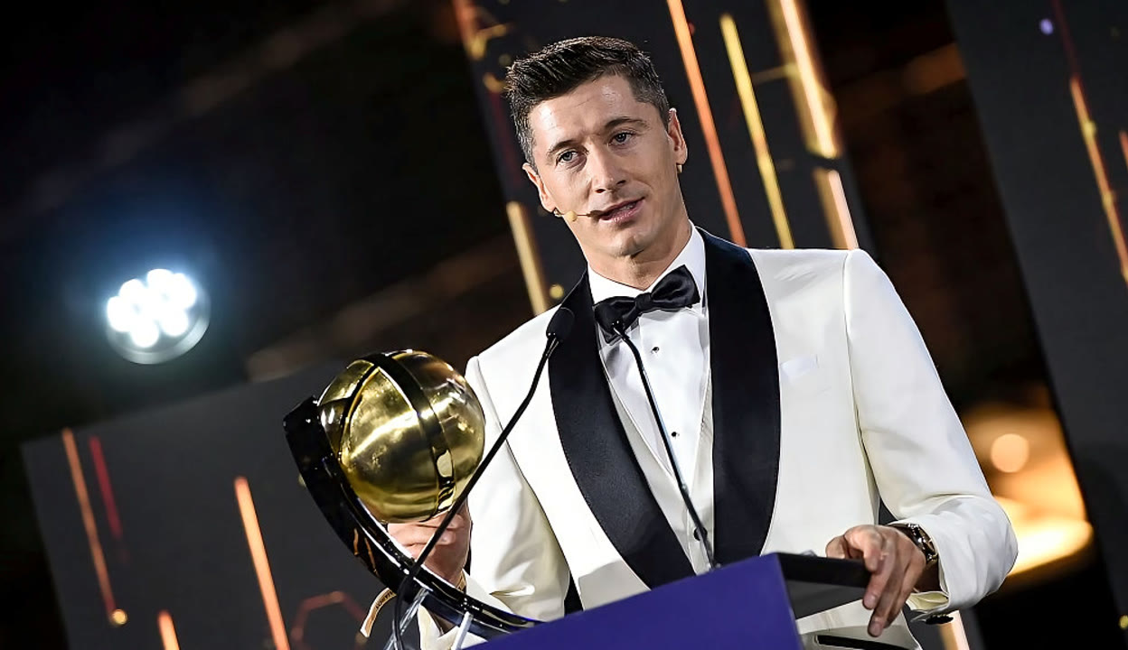 包含葡萄牙翻盘加拿大，莱万高光表现的词条