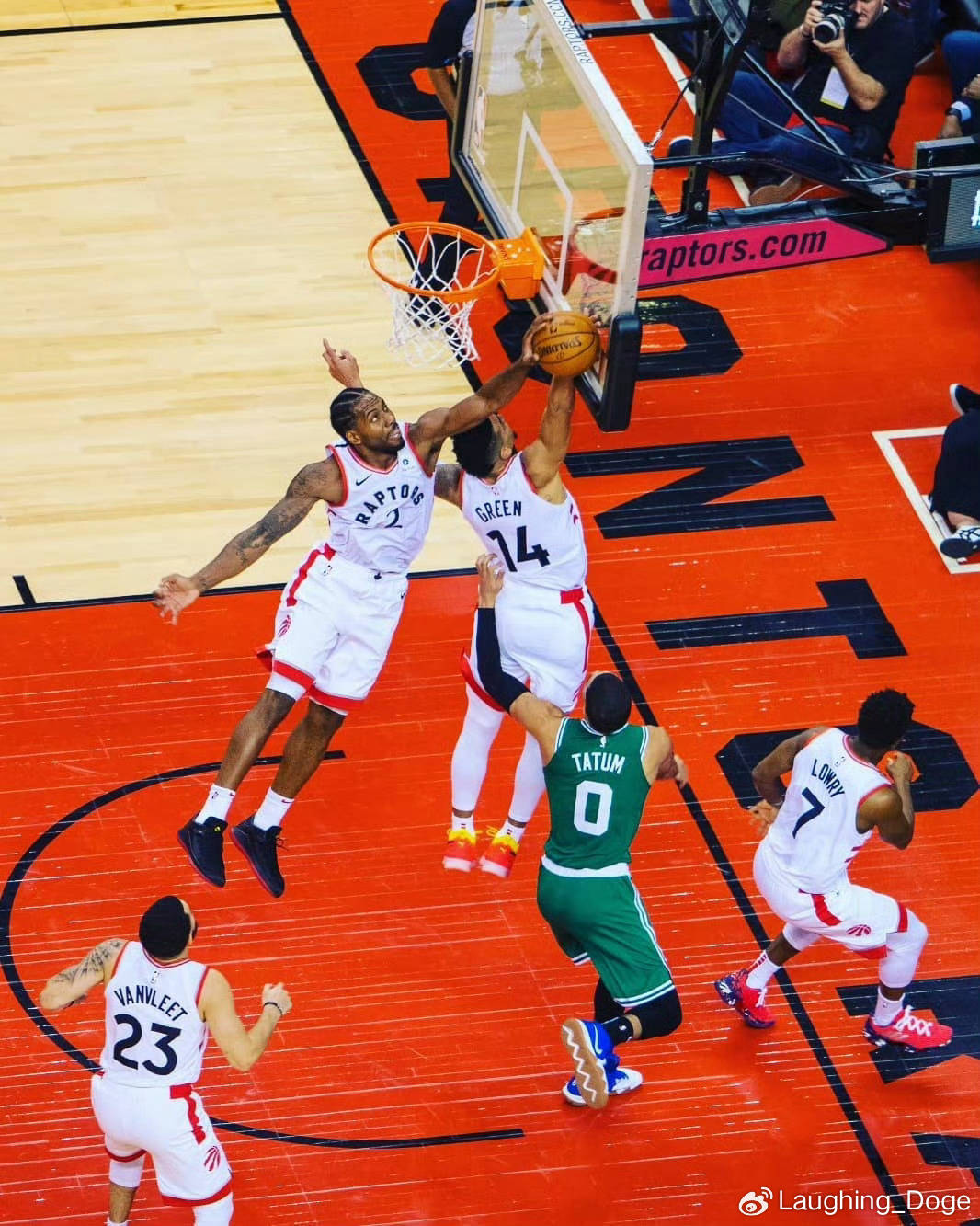 关于凯尔特人B队险胜独行侠，丹尼·格林关键制胜的信息