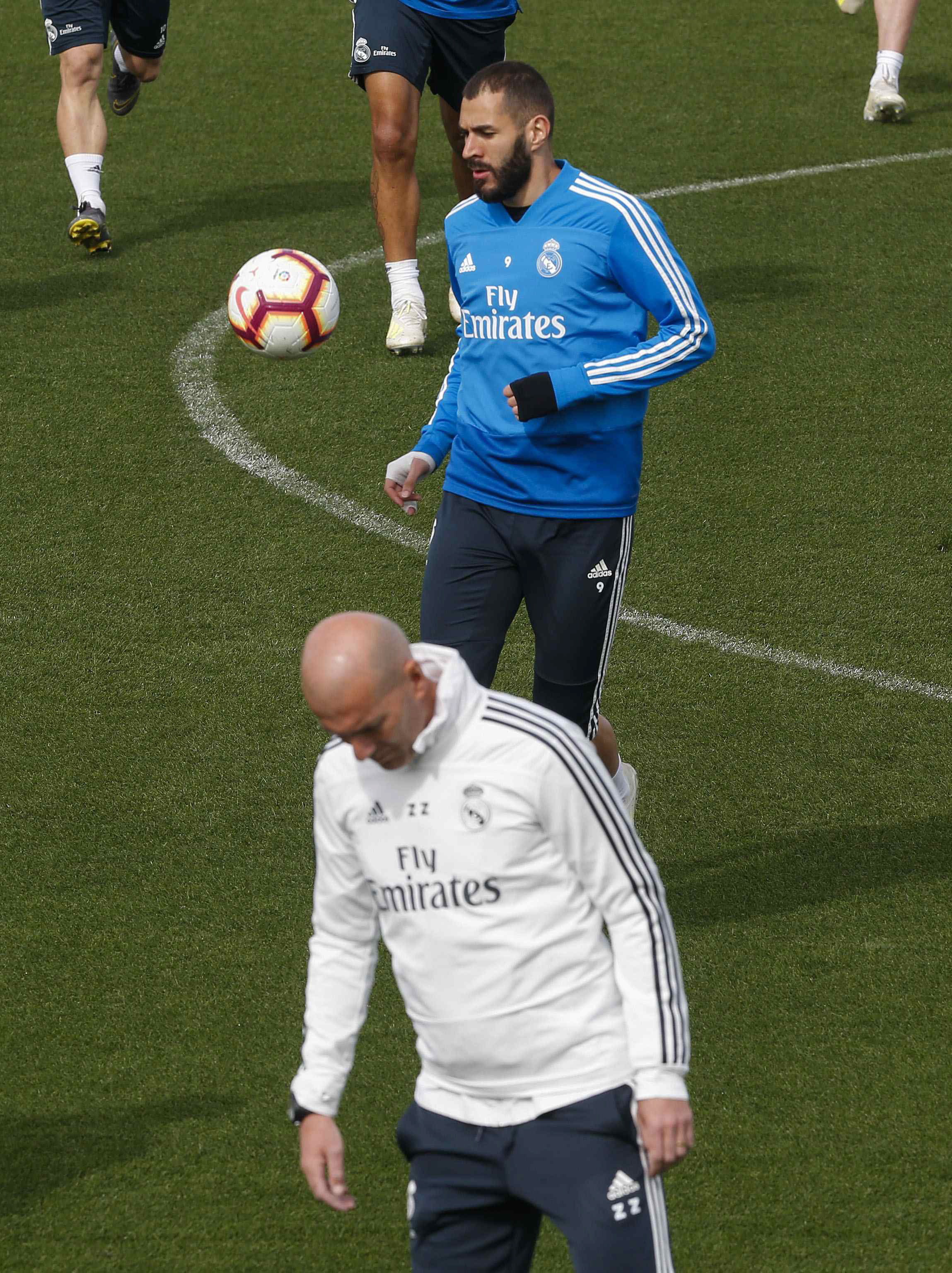 真情拥抱!各队球员积极训练备战 真情拥抱!各队球员积极训练备战