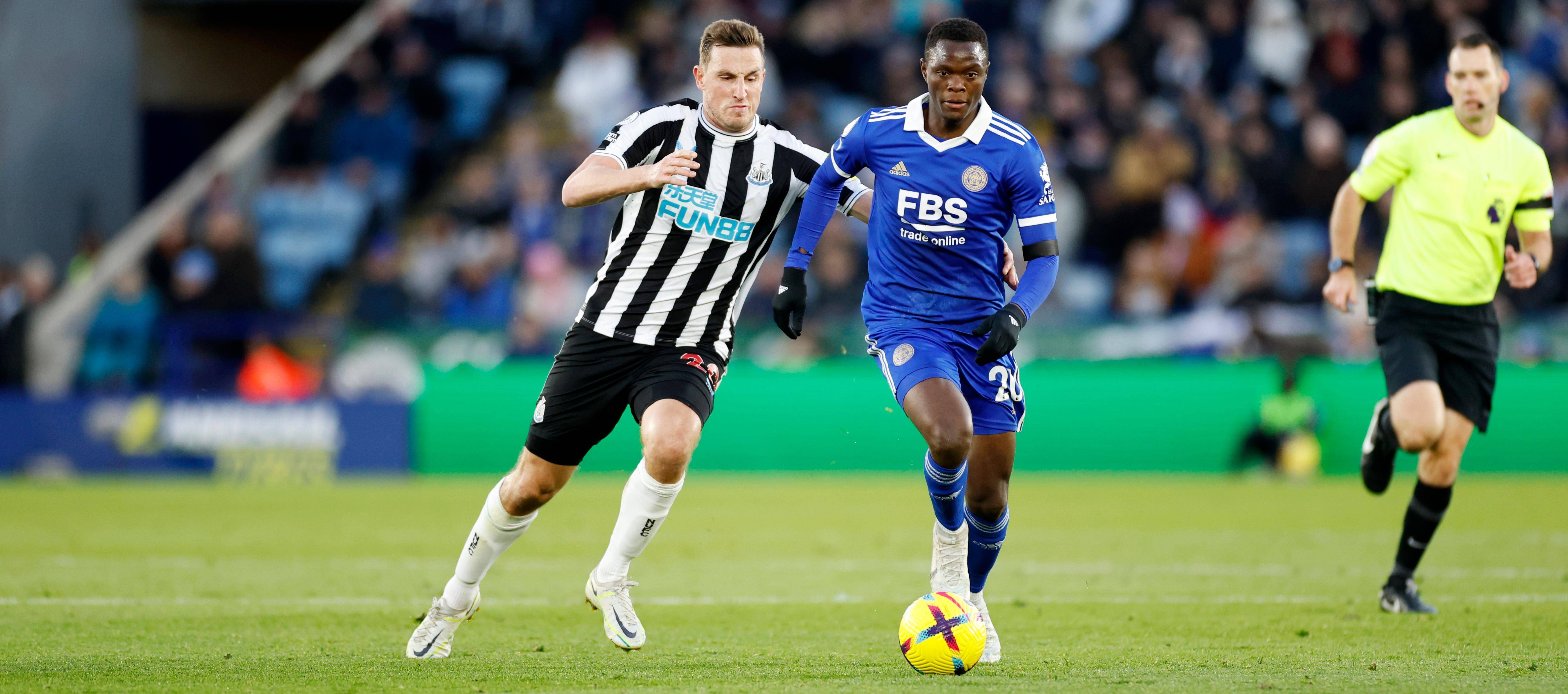 包含纽卡斯尔客场逼平对手,难逾困境的词条 包含纽卡斯尔客场逼平对手,难逾困境的词条