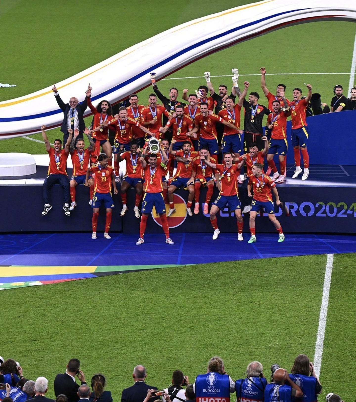 关于西班牙队备战德国队关键对决,壮志凌云的信息 关于西班牙队备战德国队关键对决,壮志凌云的信息