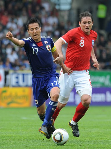 开云体育登录-关于日本羽毛球队鏖战英格兰羽毛球队，谌龙送出助攻的信息