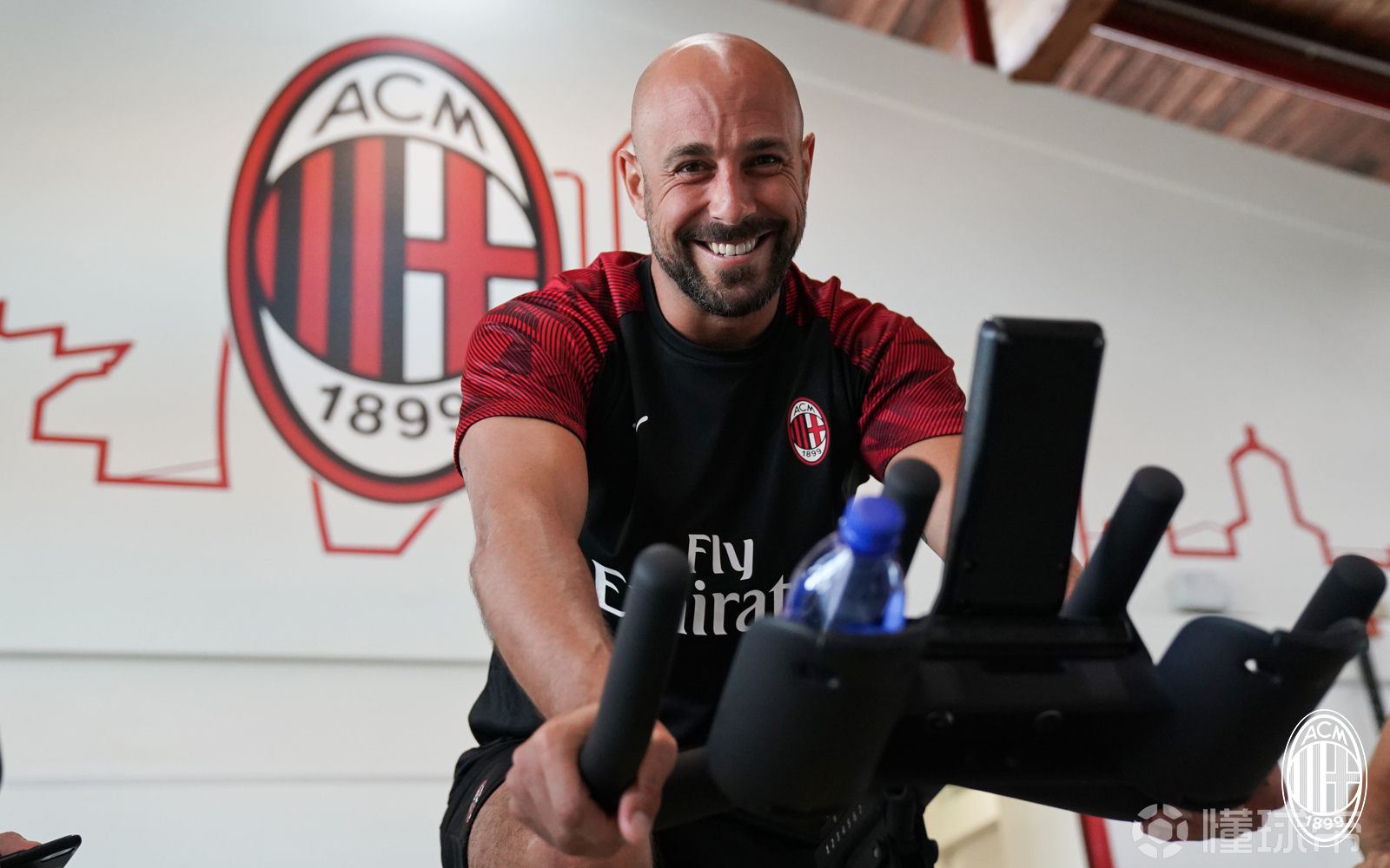 包含球员健身密码曝光，训练日志透明化的词条