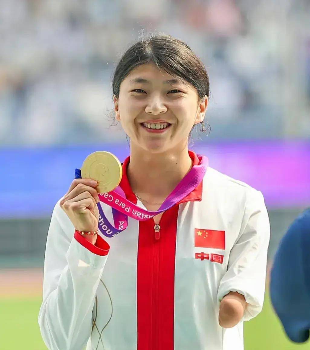 包含日本体操选手多面出色表现，斩获多面奖牌的词条