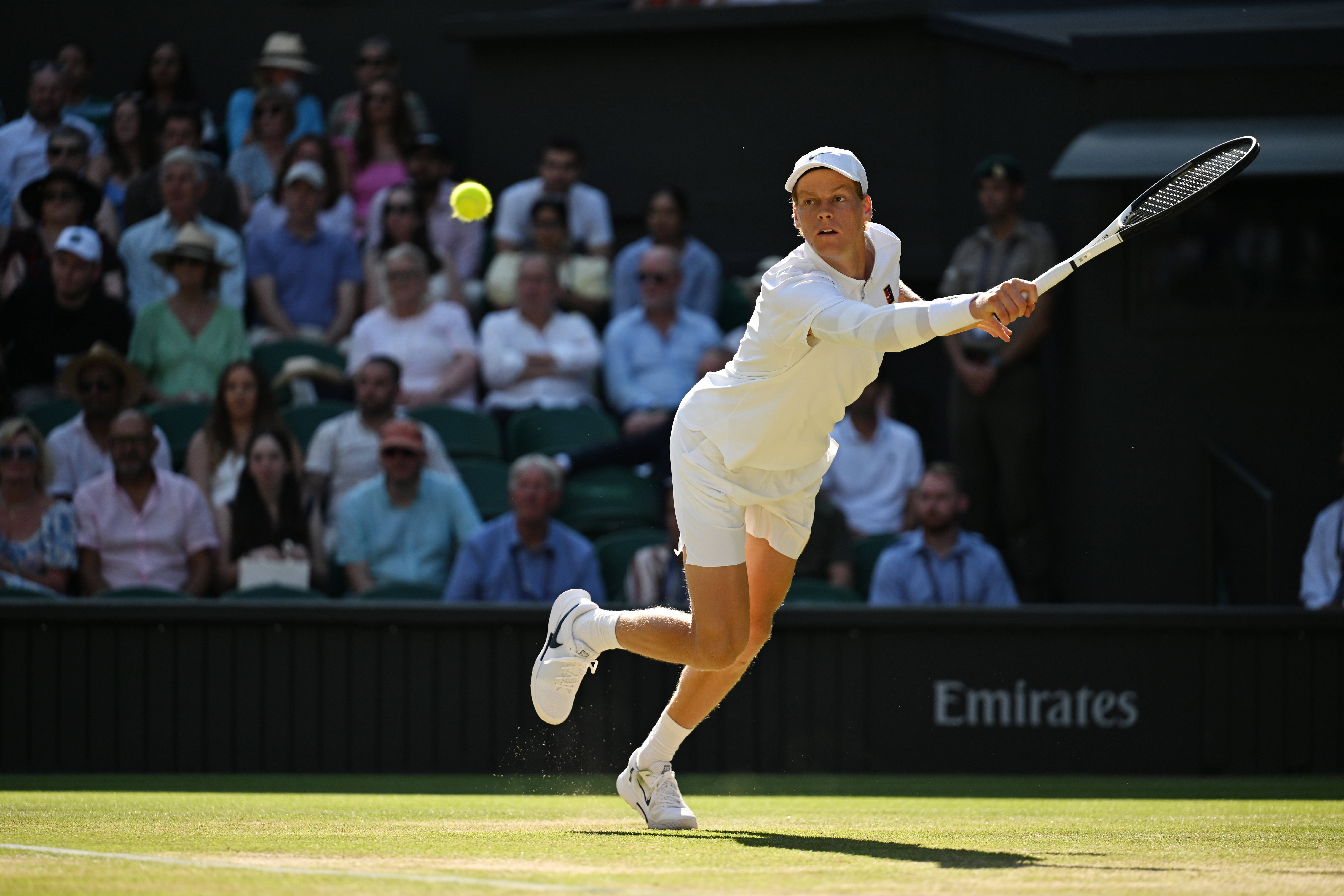 开云平台-温网险胜ATP总决赛，辛纳状态火热