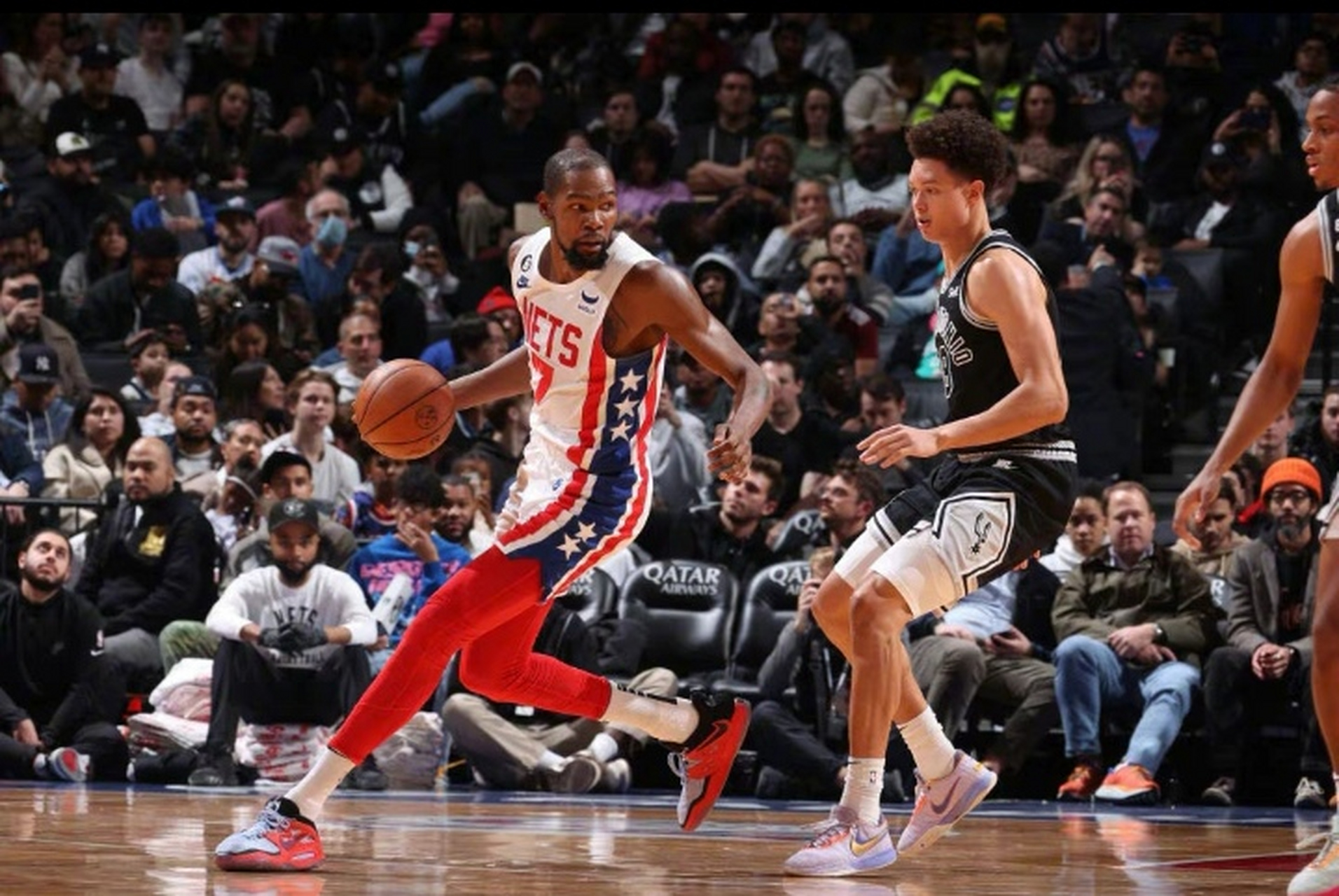 包含篮网翻盘马刺，锡安刷新纪录的词条