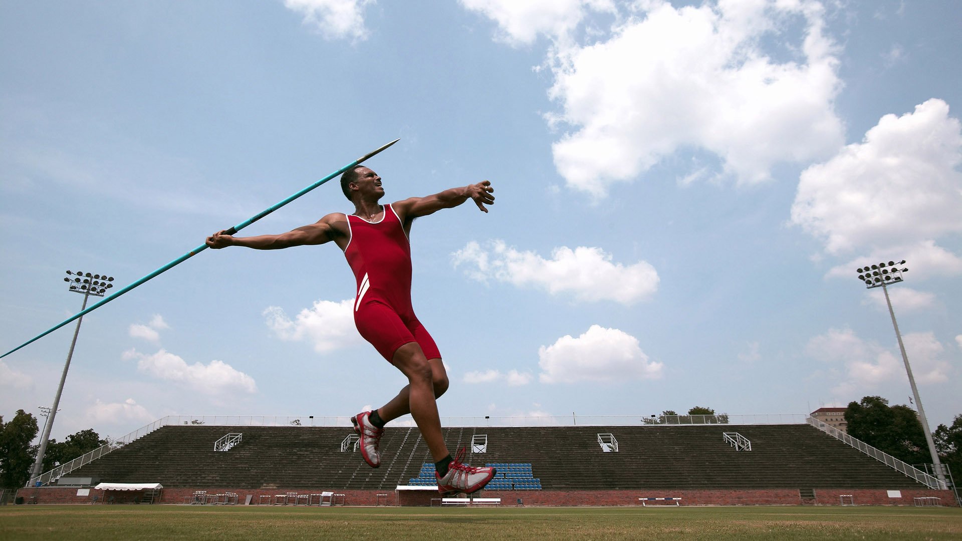 欧冠决赛之夜,字母哥攻防两端统治