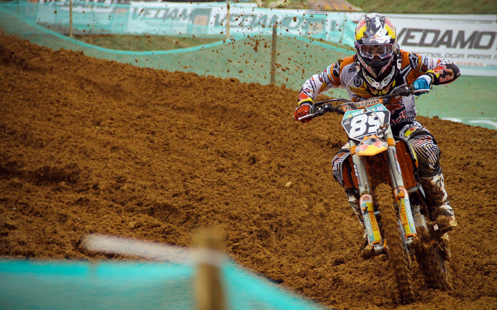 勒克莱尔一骑绝尘，阿斯顿马丁惊天逆转终结雷诺王朝