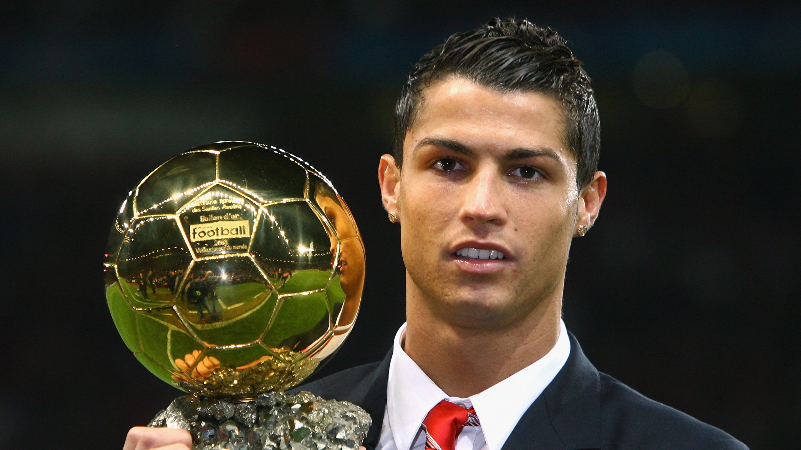 维尼修斯扛起全队，智利碾压哥伦比亚背后的战术革命