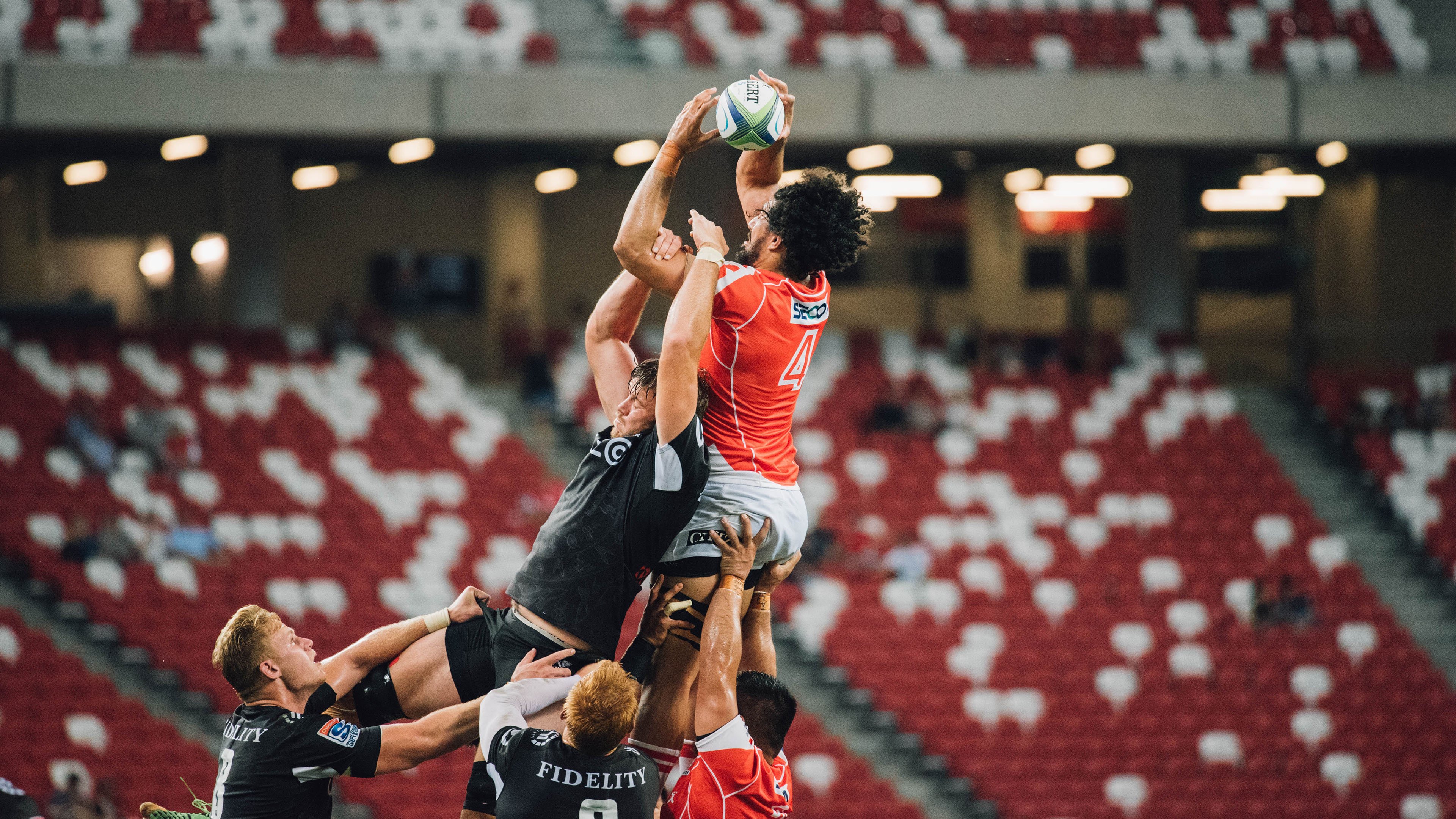 独幕剧，当英超烽火撞上CBA绝杀